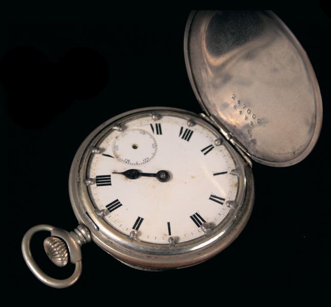 Однострелочные карманные часы с метками Луи Брайля